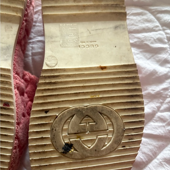Gucci Blush Pink Embossed Slippers - Picture 3 of 4